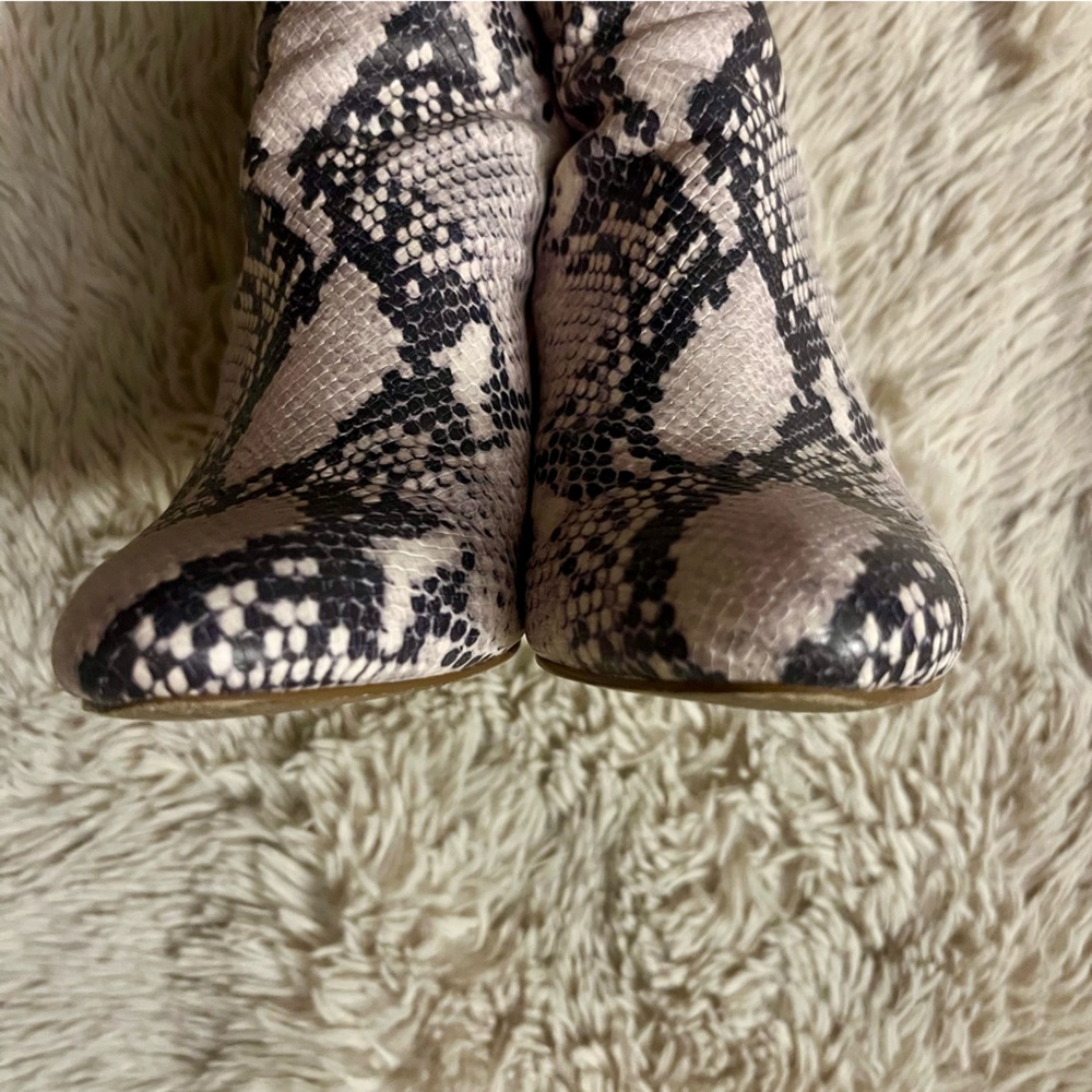 Steve Madden Rookie Snakeskin Pointed Toe Bootie Size 8 - Picture 9 of 13